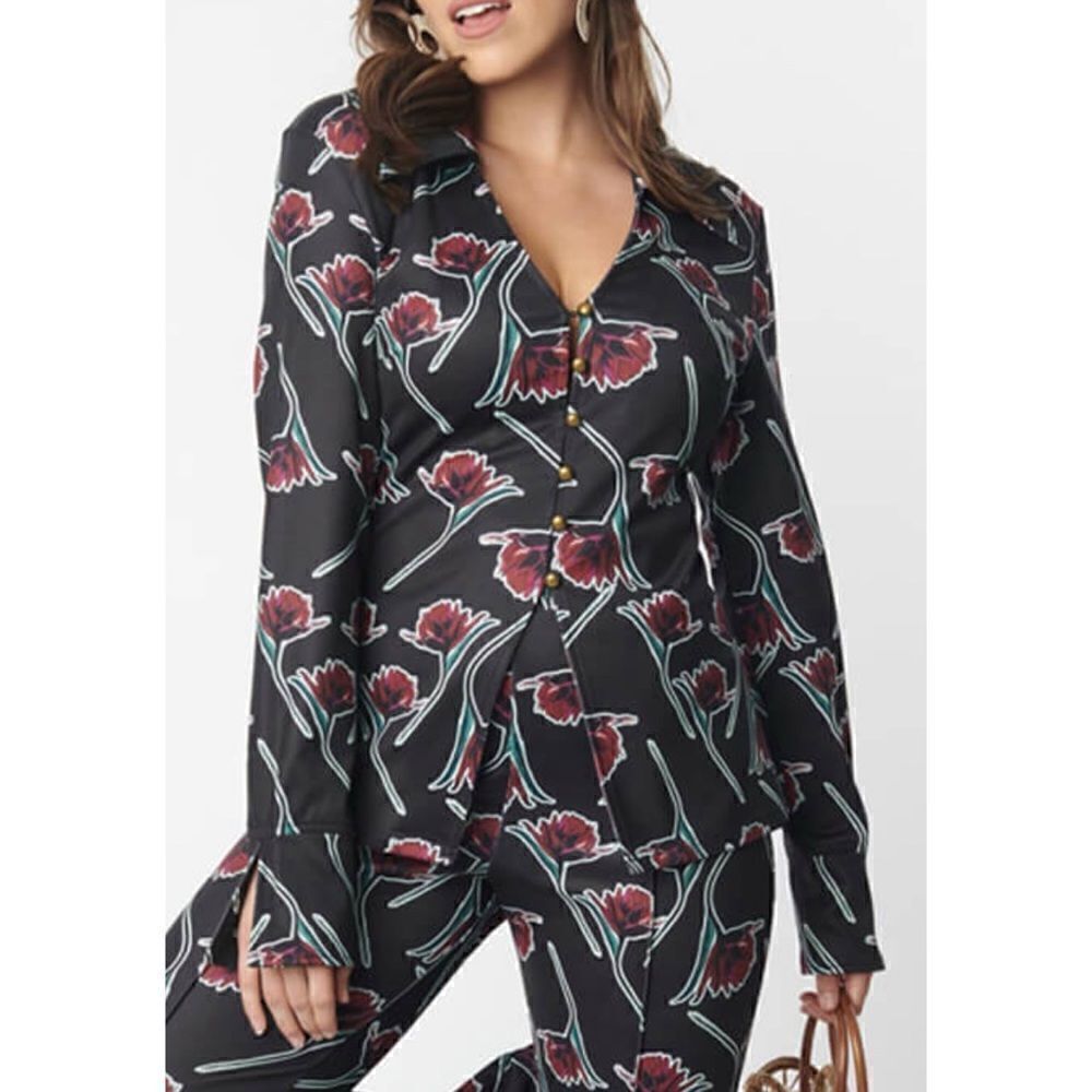 Unique Vintage  Scattered Stem Floral Top